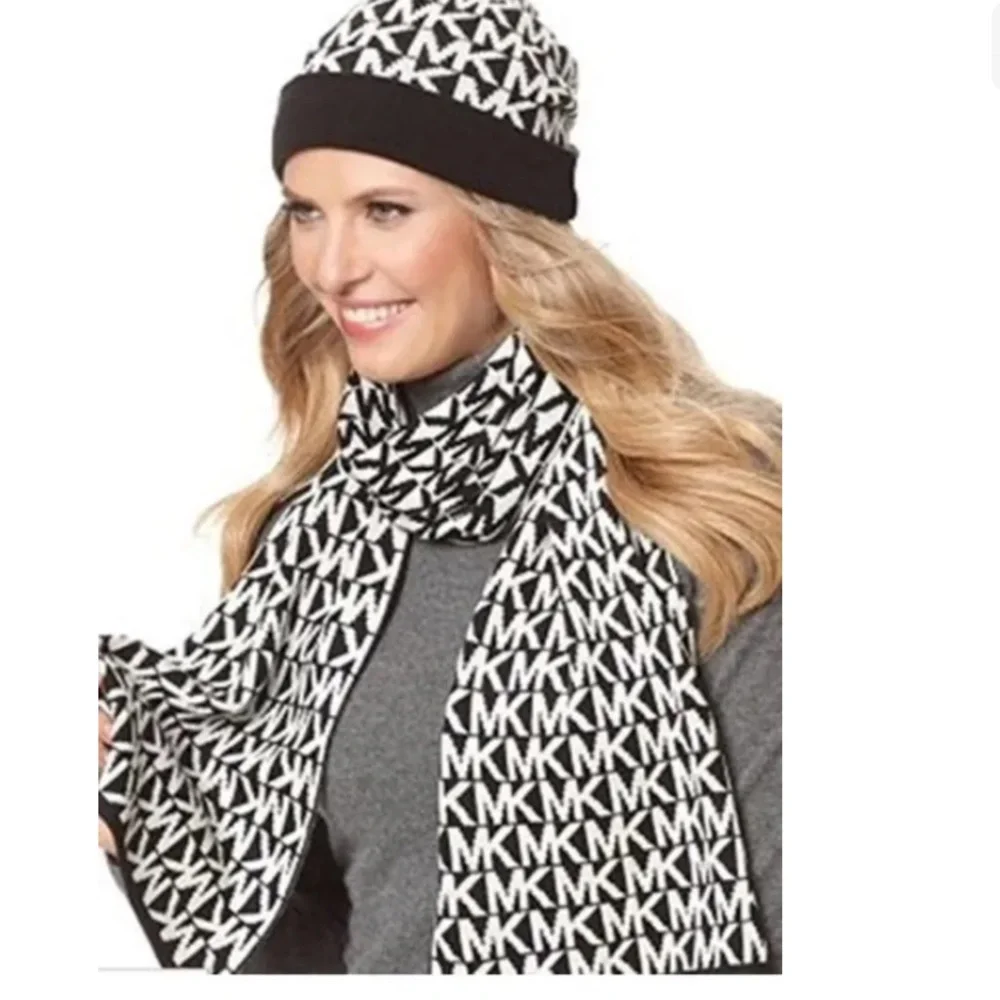 Michael Kors MK Women Black White Scarf Beenie Set New Monogram Logo Rectangle R